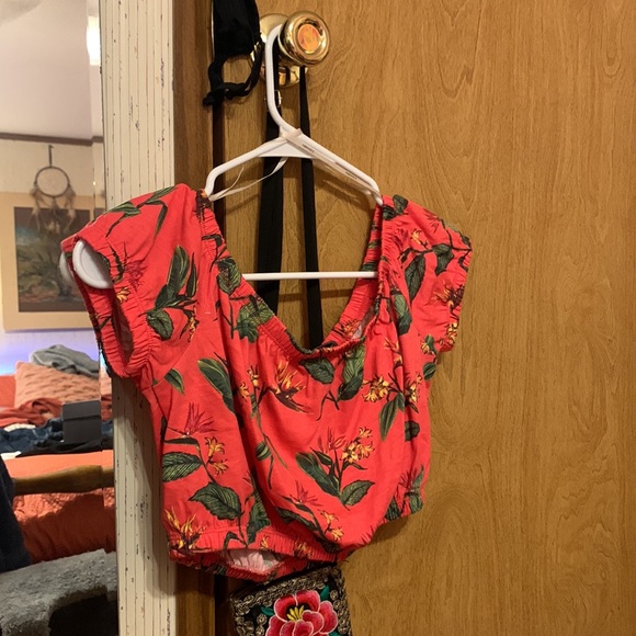 Floral, off the shoulder cropped top - Picture 2 of 2